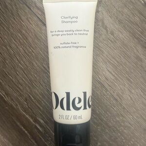 Clarifying Shampoo - Black and Cream